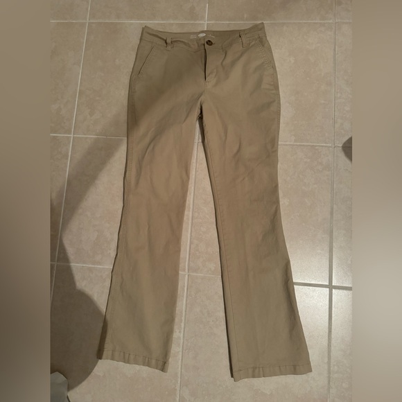 Womens Old Navy bootcut khaki pants size 8. Excellent condition - Picture 1 of 3